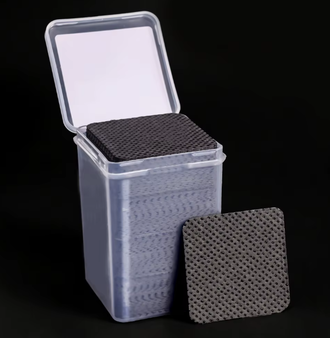 200 pcs Black Non-Woven Lint-Free Nail Wipes in Plastic Dispenser Box